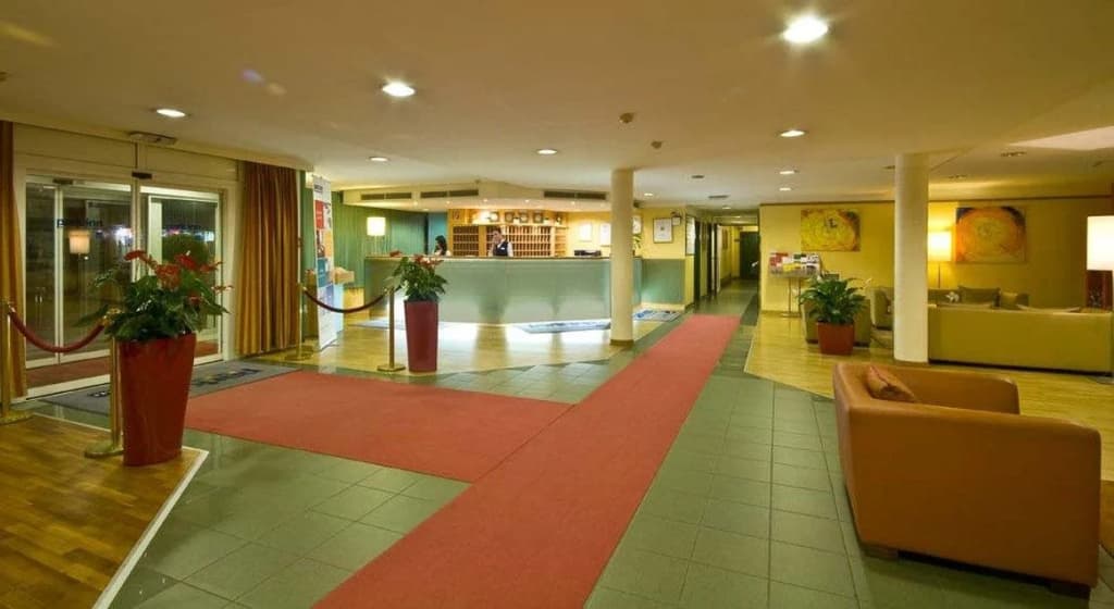Hotel Schani UNO City - photo 48