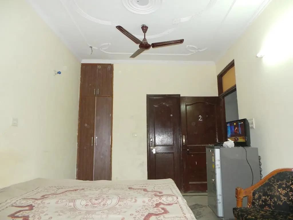 Indu Pg House - photo 3