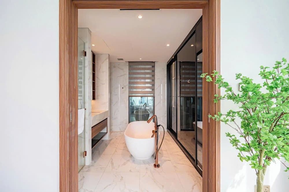 The CREST Premier Residence - photo 45