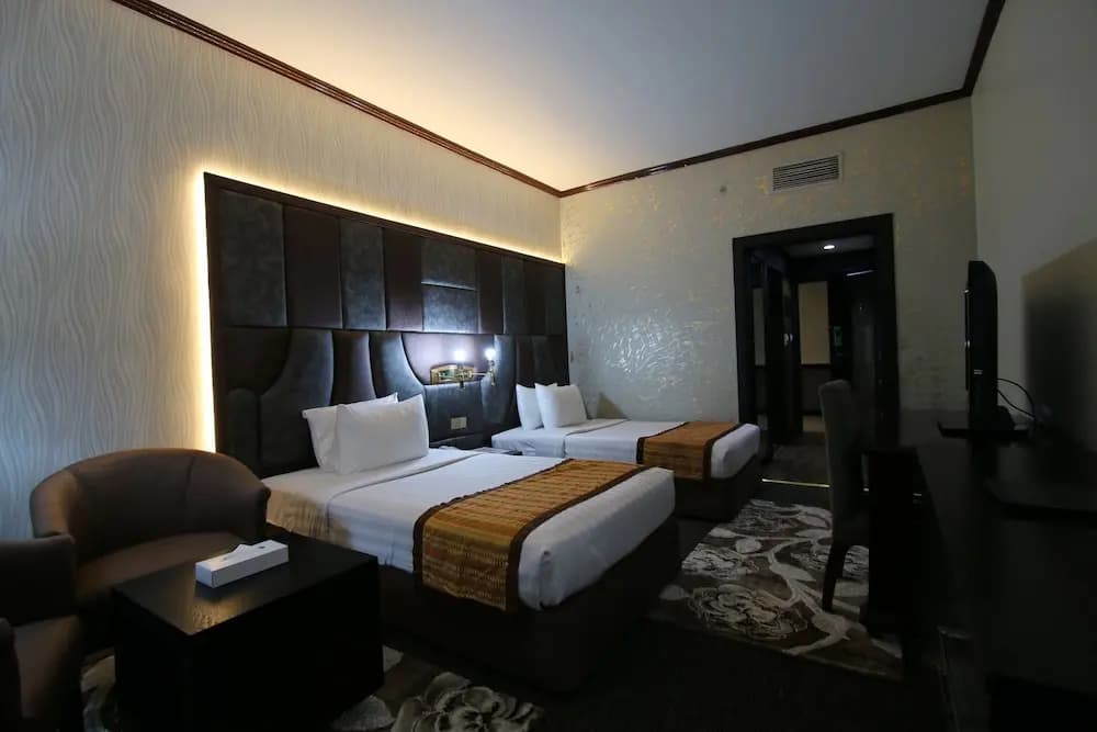 Knight Armour Hotel - photo 37