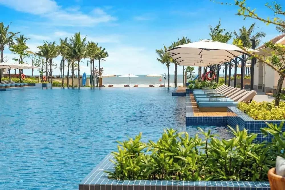 Luxe 5BR Villa: Beachfront Breakfast Pool - photo 7