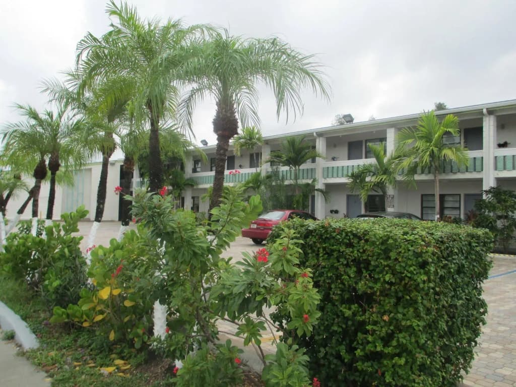 Shalimar Motel - photo 12