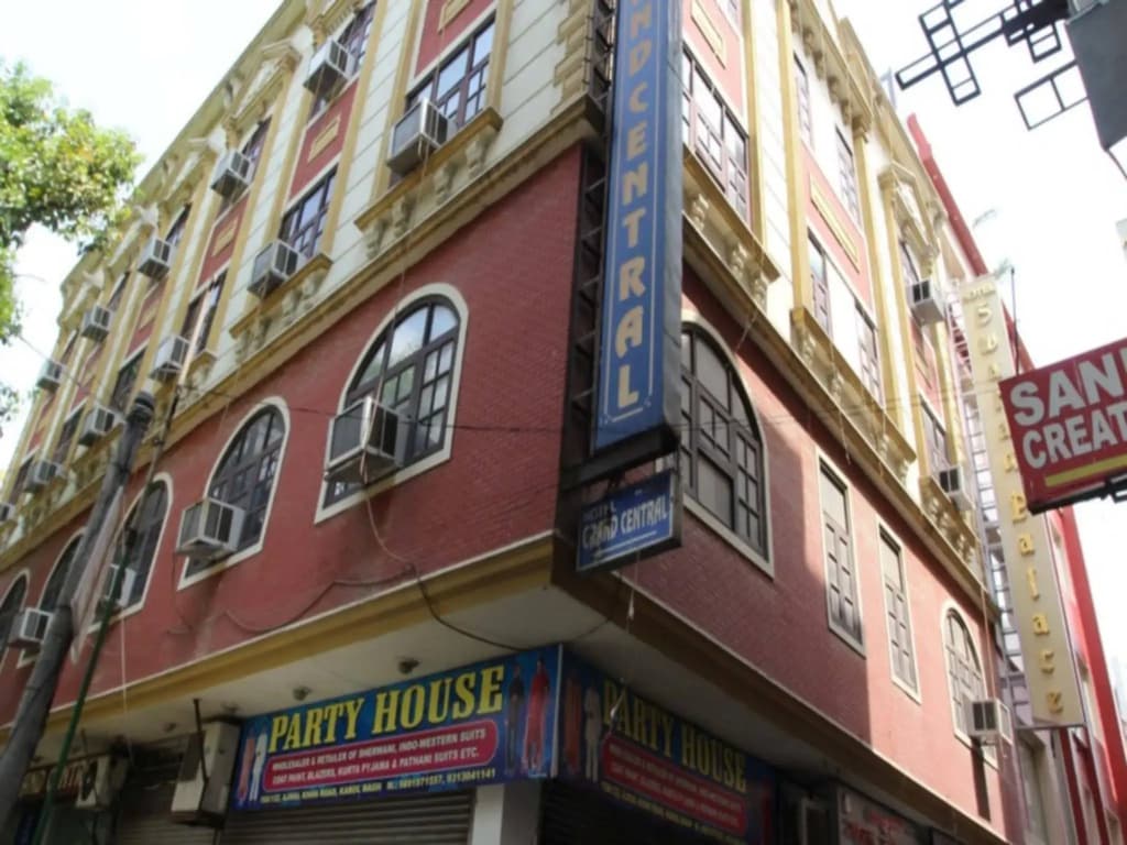 Hotel Grand Central Near Karolbagh Metro - photo 7