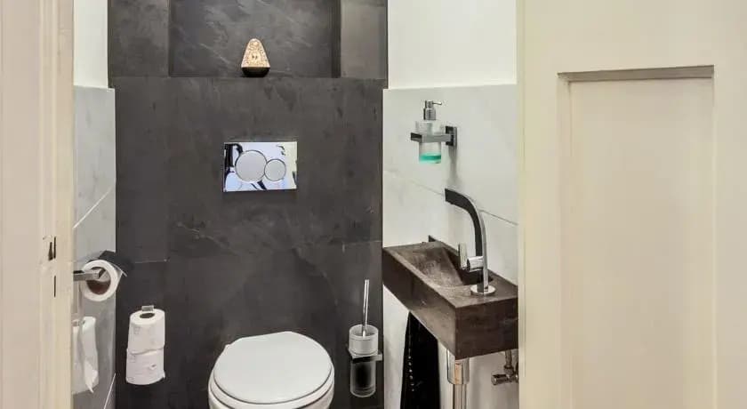 Amstel Canal View 3 Bedroom - photo 5