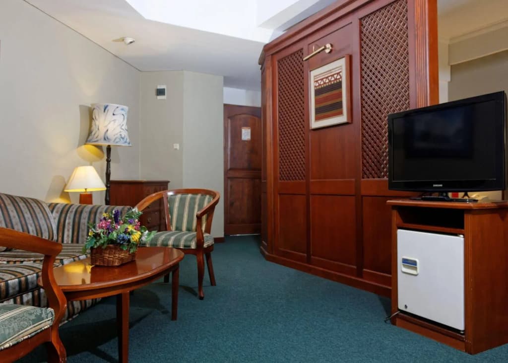 Paragon Gallery Hotel - photo 4