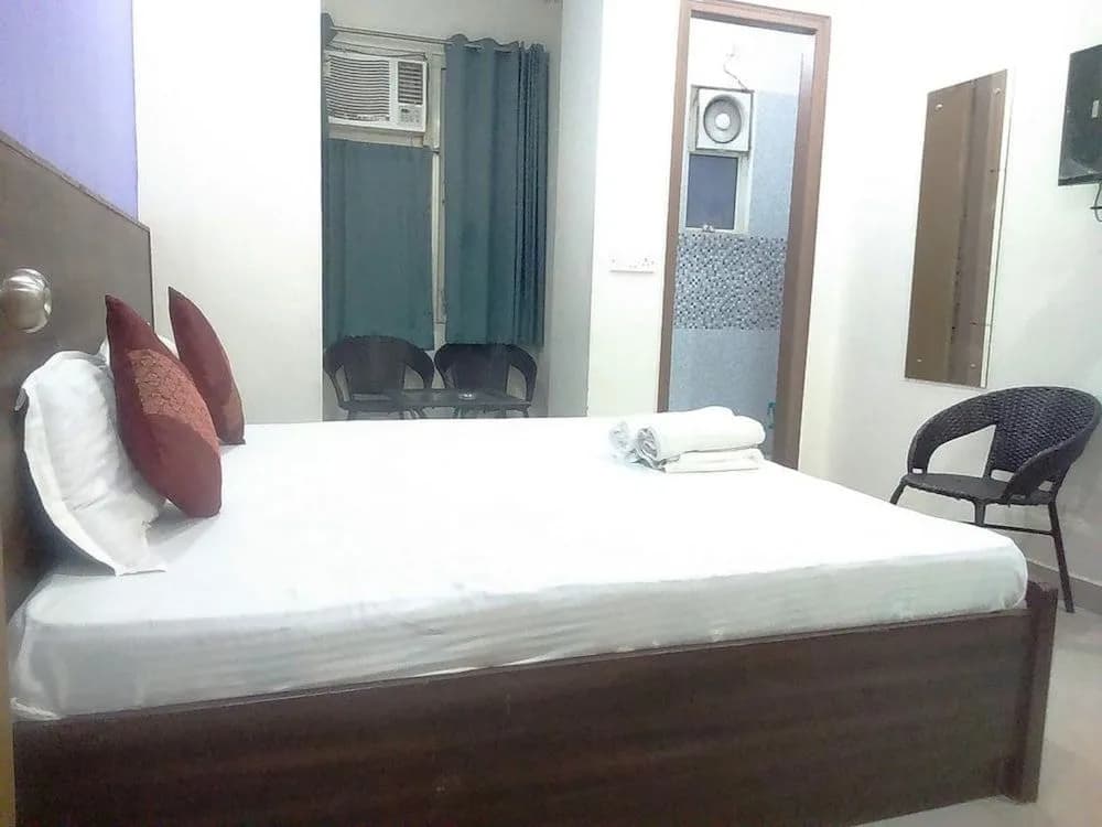Aero Indus Hotel - photo 2