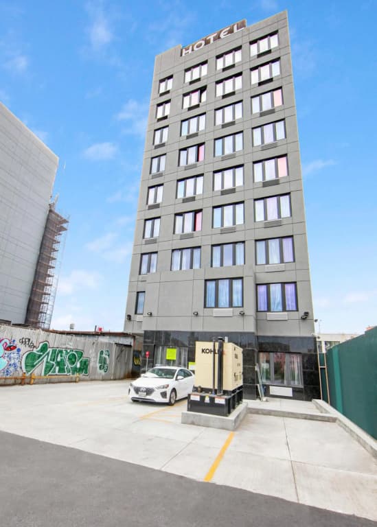 Hotel 365 Bronx - photo 14