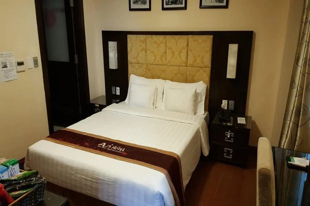 New Moon Hotel - photo 3