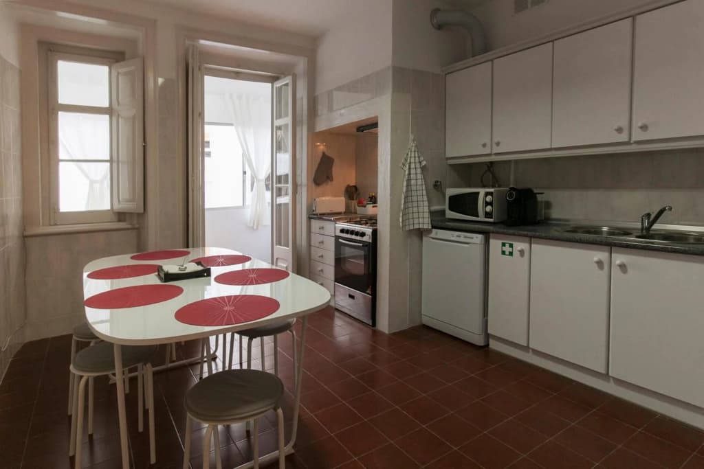 Lisbon Apartment - photo 15