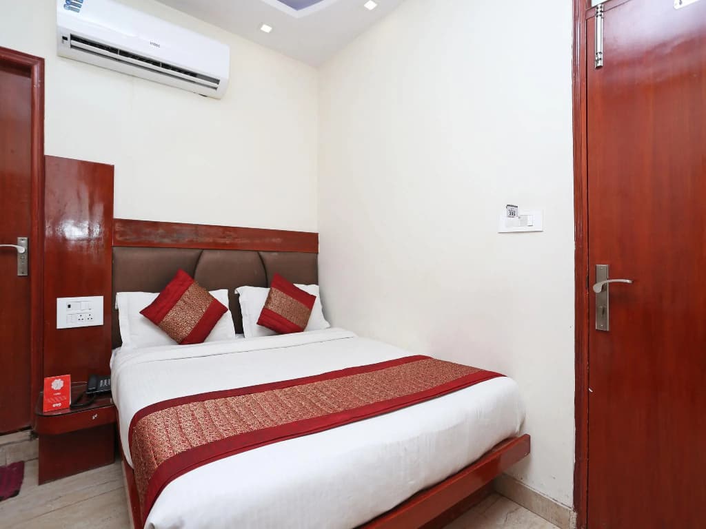 Hotel Prem Deluxe Guest House - photo 3