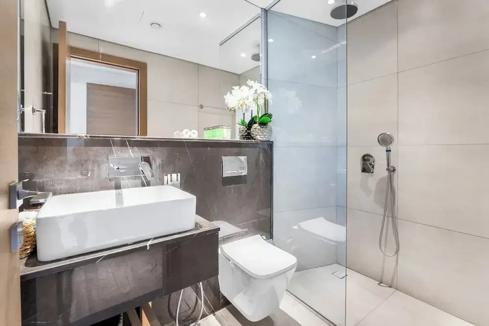 Waves - Stylish 1BR in JVC with Balcony & Pool - photo 4