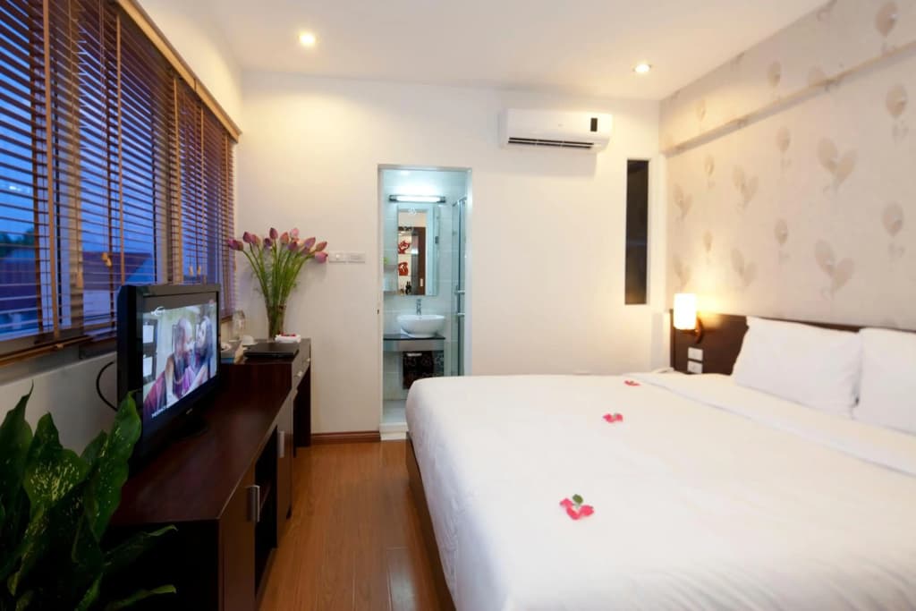Rising Dragon Legend Hotel - photo 3