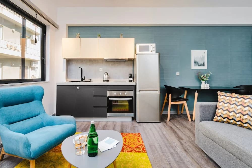 "sanders Home Suites - Pleasant Downtown Studio" - photo 9