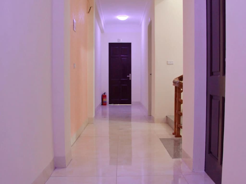 Family Transit Hotel - photo 13