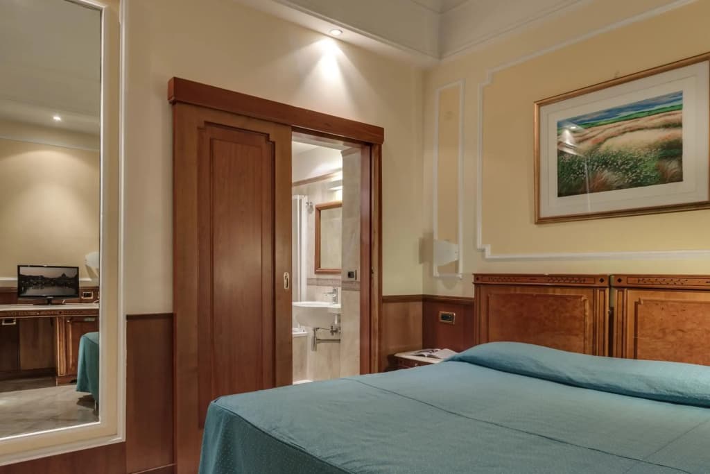 Hotel Borromeo - photo 40