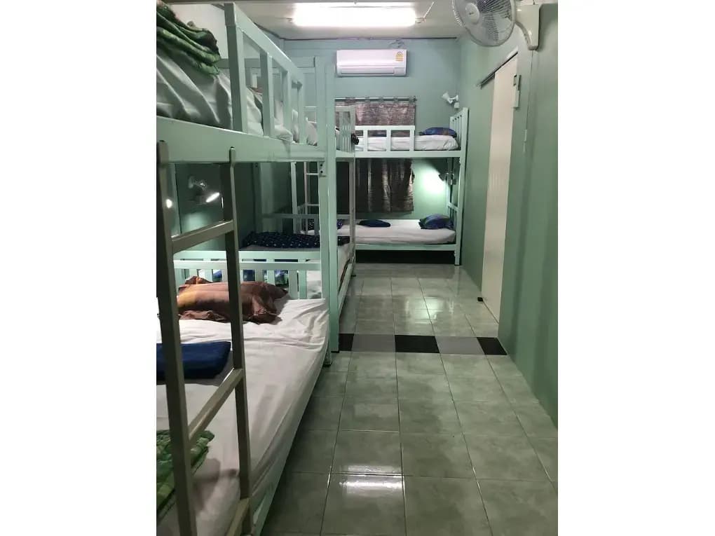 5 Minute Hostel - photo 11