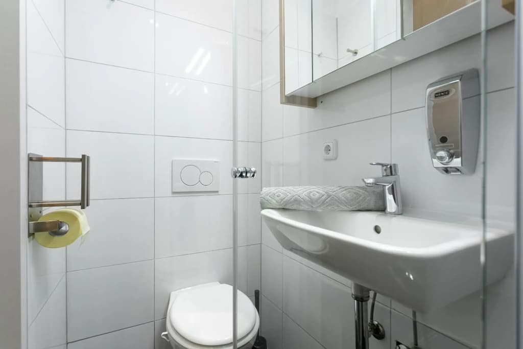 Apartment, modern und neu renoviert - photo 8