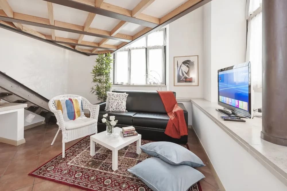 Inviting 3-bed Apartment in Roma 4mins to Colosseo - photo 16