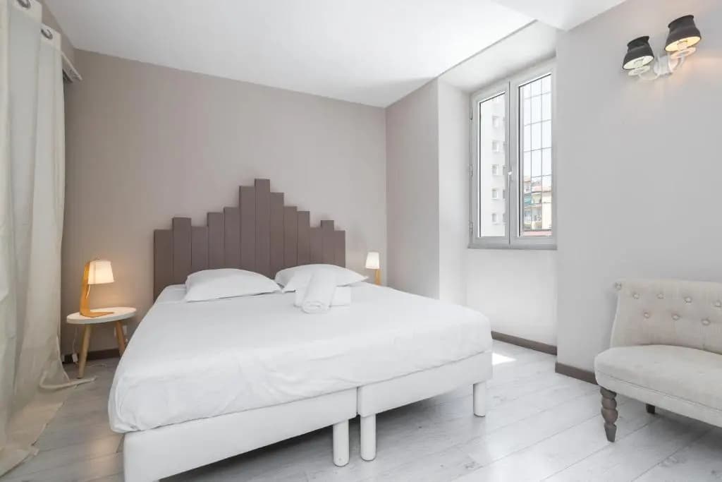 Amazing 3 Bdrs And Garden Place du Pin Parking ! - photo 2