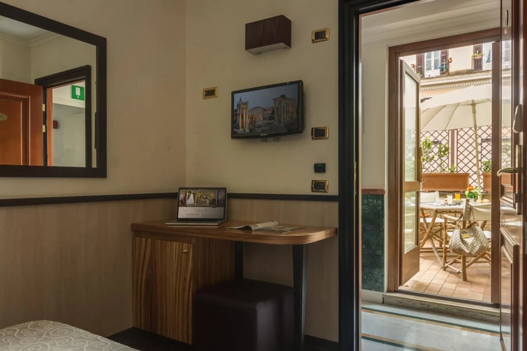 Hotel Borromeo - photo 44
