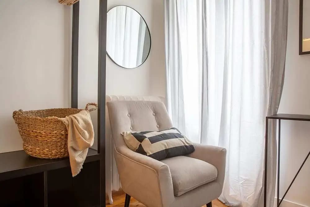 Exquisite & Cozy 4bed/2bath in Madrid Center - photo 2