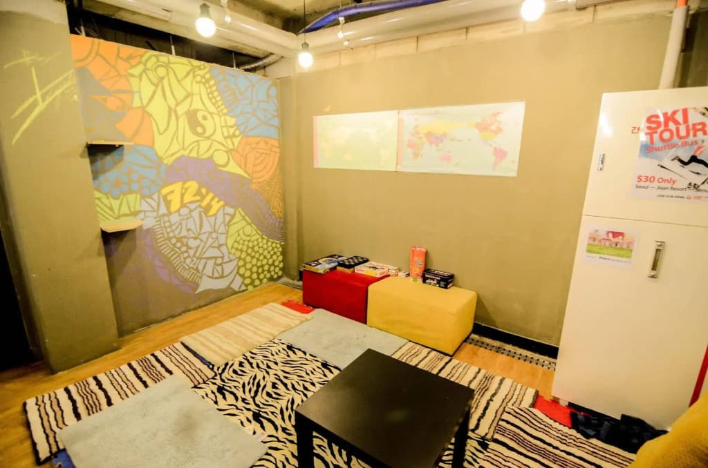 Kimchee Sinchon Guesthouse - photo 10