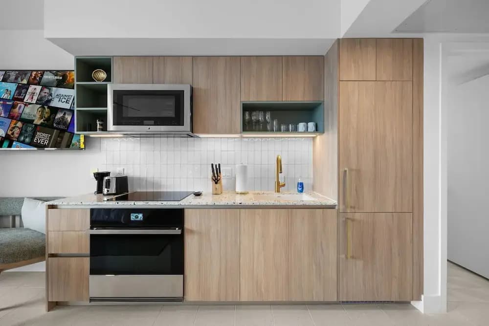 Elegant Studio with Panoramic City Views - photo 29