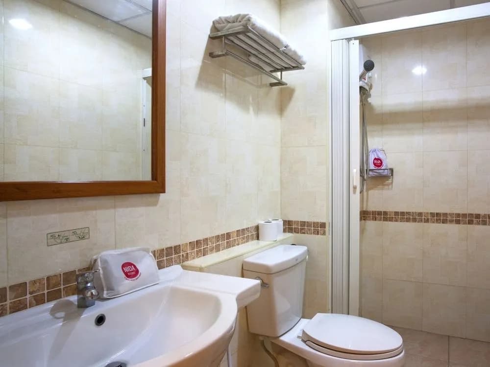 曼谷三6体育馆地标奈达酒店(Nida Rooms Triple 6 Stadium Landmark) - photo 8
