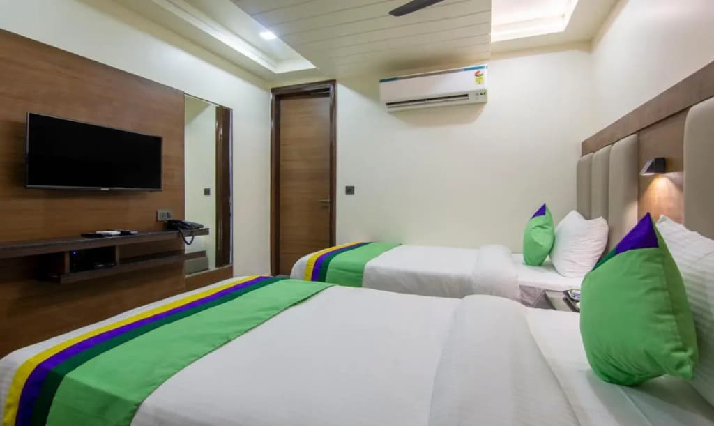 Treebo Royal Comfort - photo 6