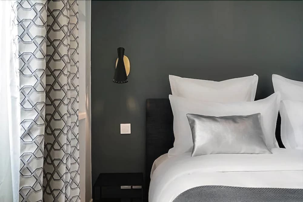 Saint Germain Bon March Chic Three Bedroom - photo 22