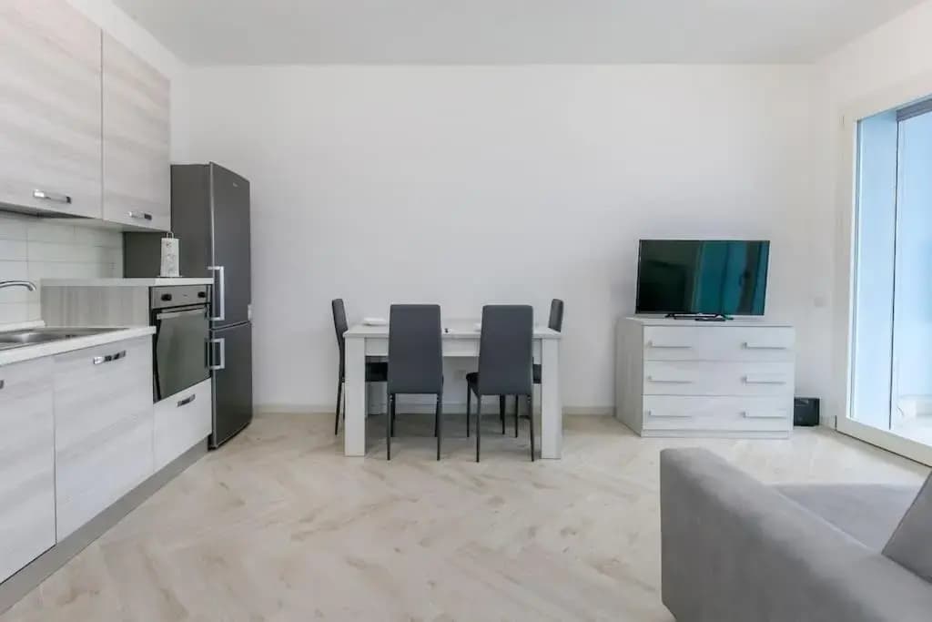 12th Floor Diamond Tower - 72 - photo 2