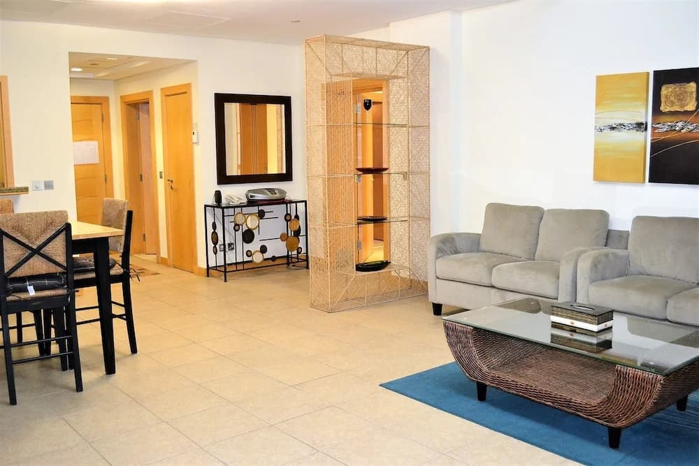 Entire 1 Bedroom Apartment in the Prestigious Palk Jumeirah - NBT - photo 4