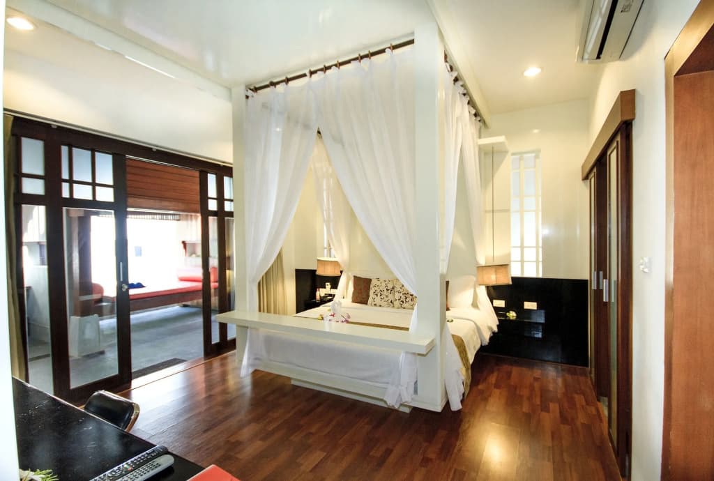 Pao Jin Poon Beach Front Villa - photo 2
