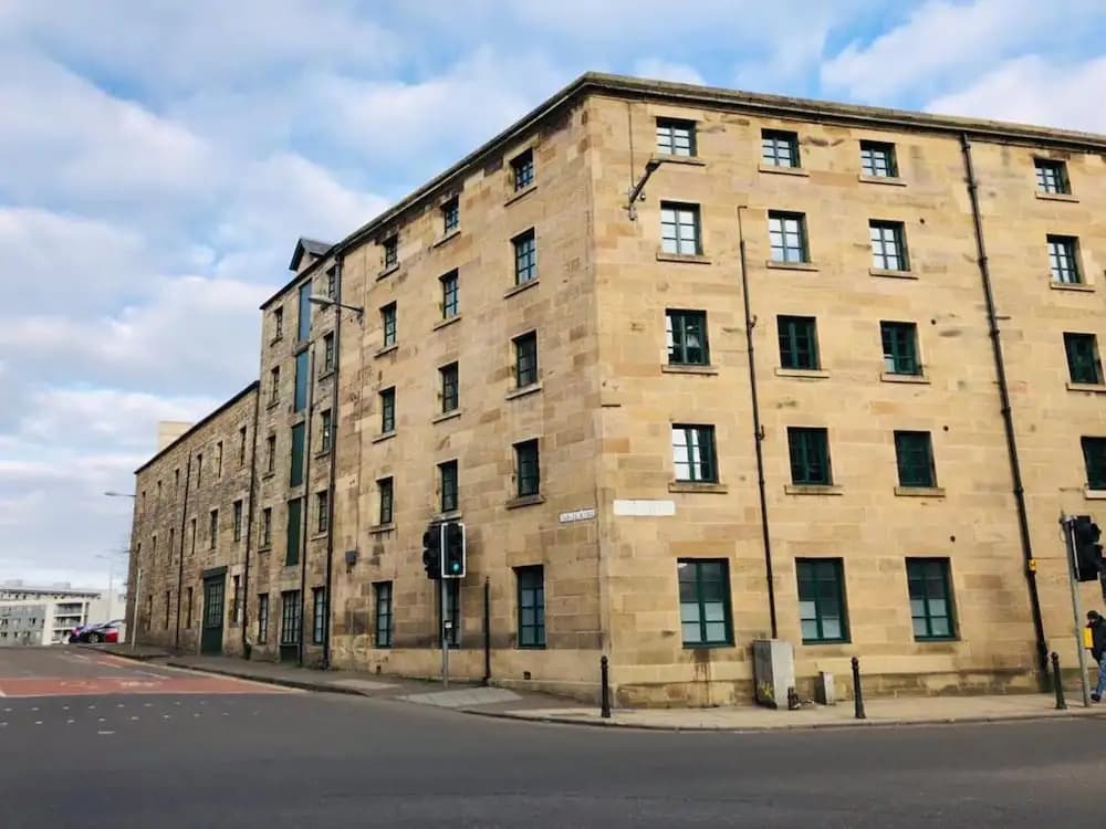 Remarkable 2 Bed Apartment in Edinburgh - main photo