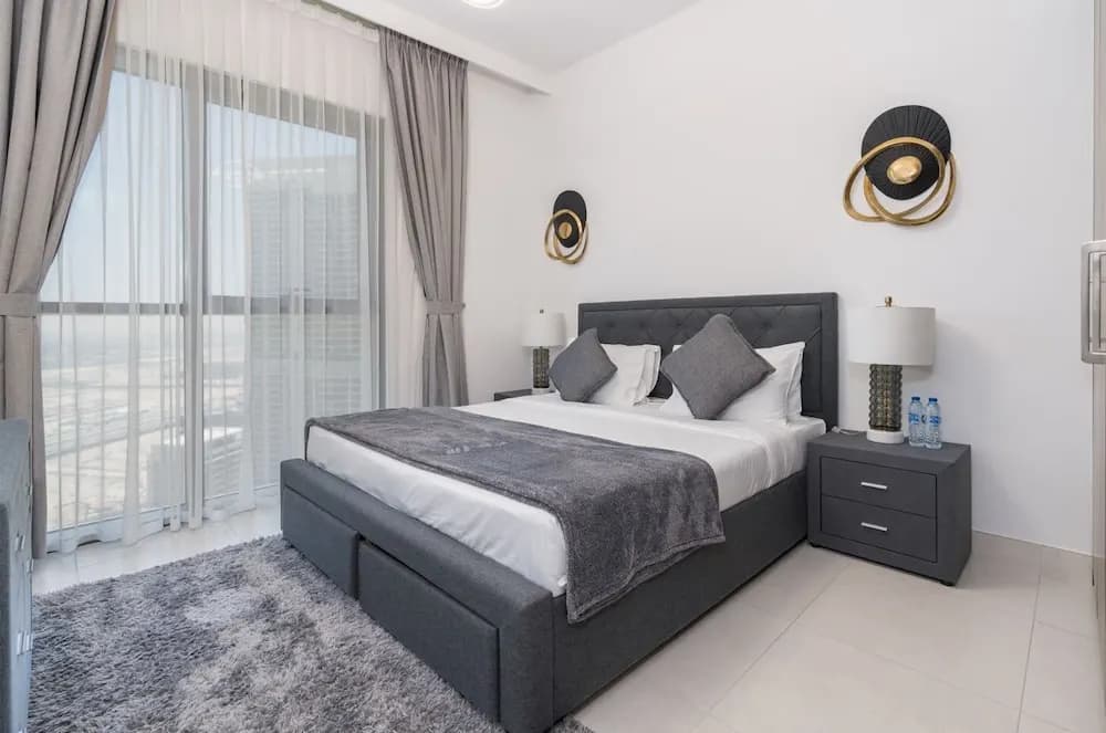 New! Luxurious Living Dubai Creek Balcony & View - photo 2