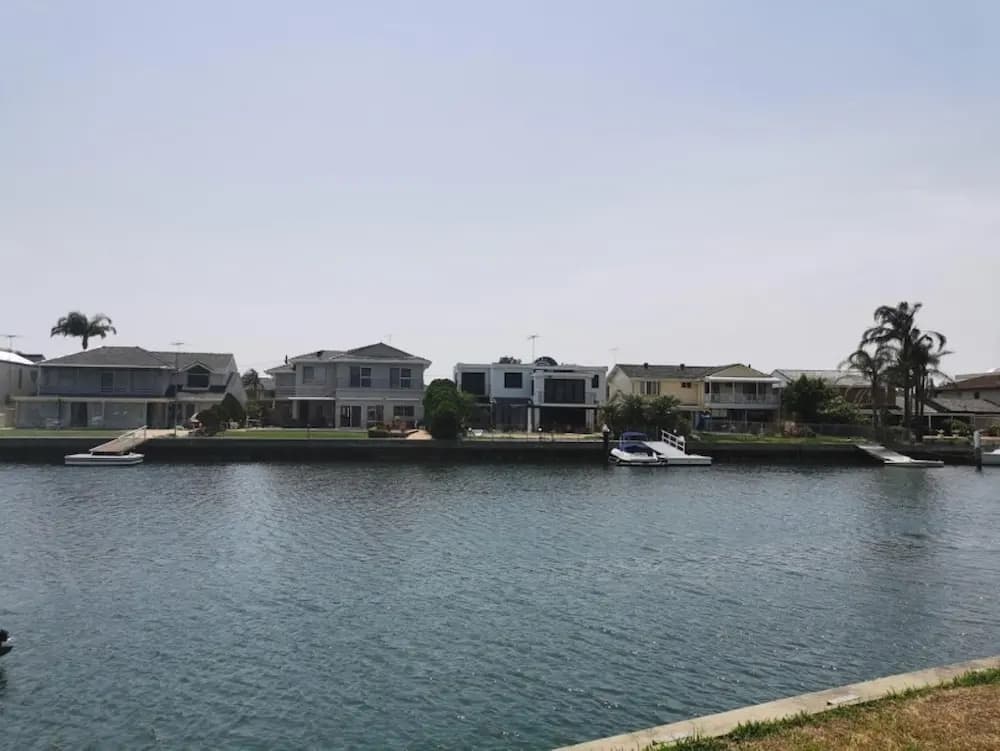 Serviced Waterfront Whole Villa Sydney - photo 42