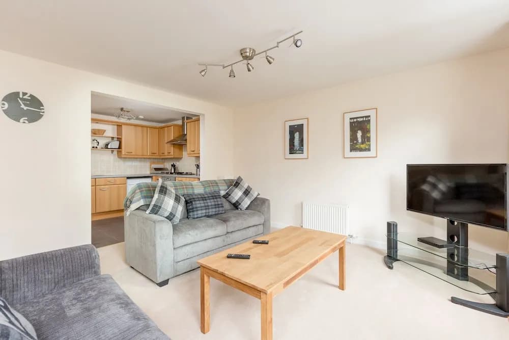 404 Dalry Gait Apartment 2 - photo 3