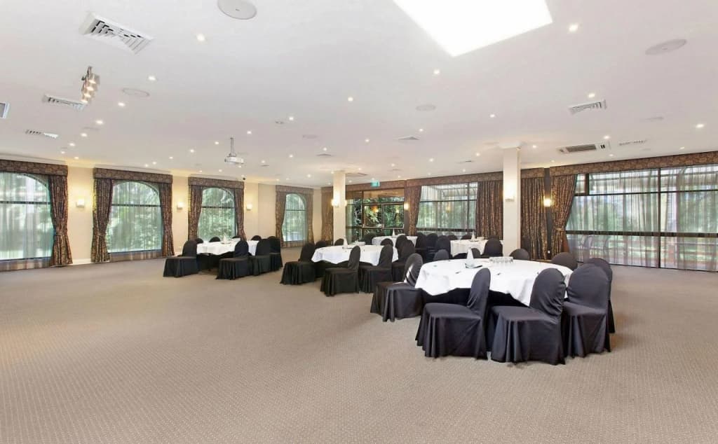 Checkers Resort & Conference Centre - photo 15