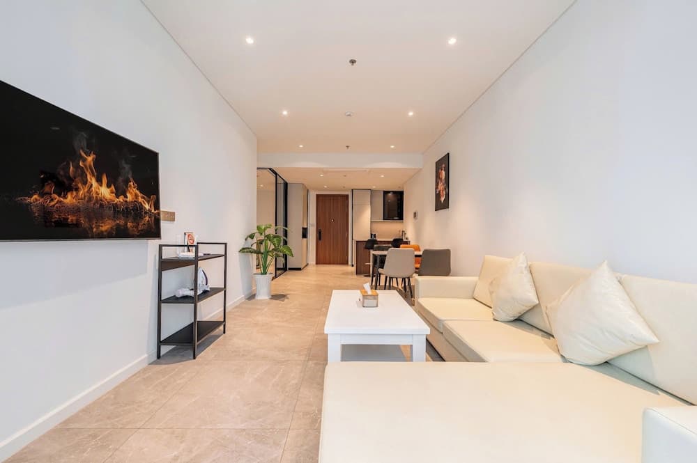 The CREST Premier Residence - photo 33