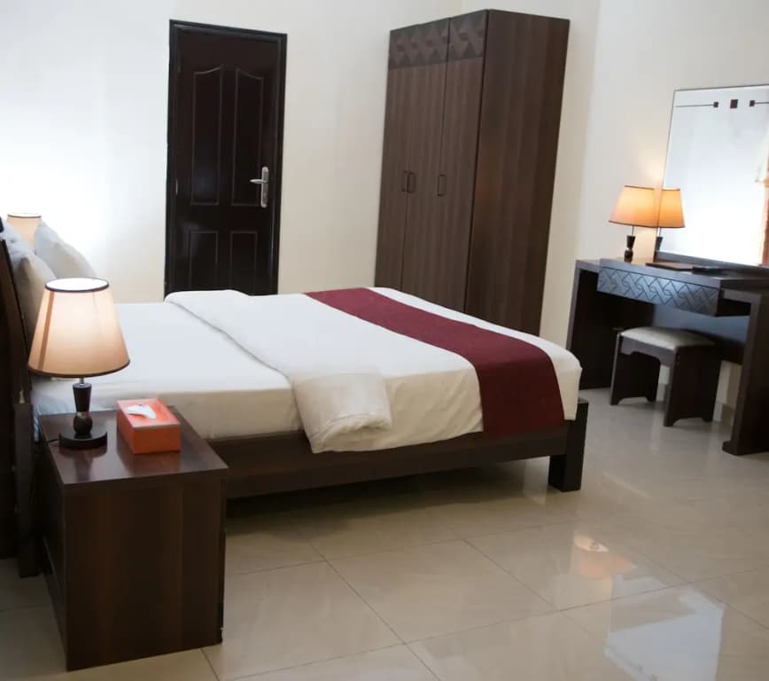 Tiger Home Hotel Apartments - photo 3