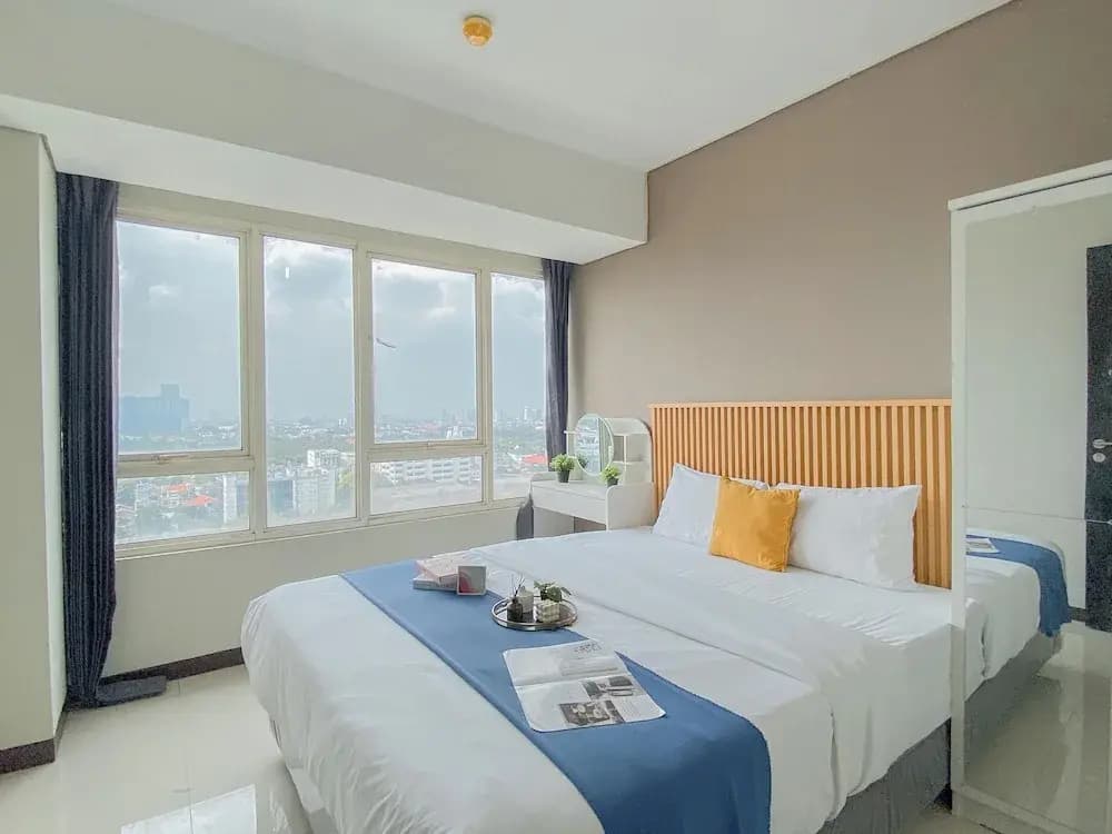Standard 2Br Near Station At Nifarro Park Apartment - photo 1
