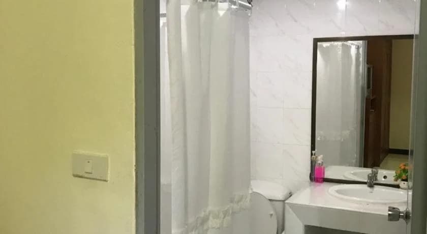 Phuket Holiday Hostel - photo 8