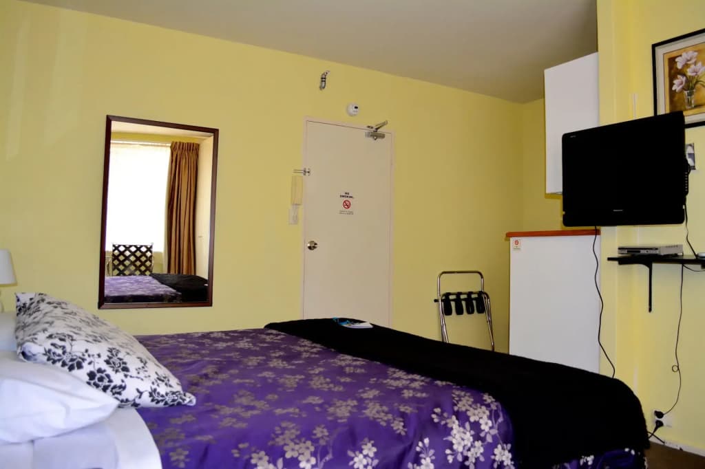 Knightsbridge Apartments - photo 5