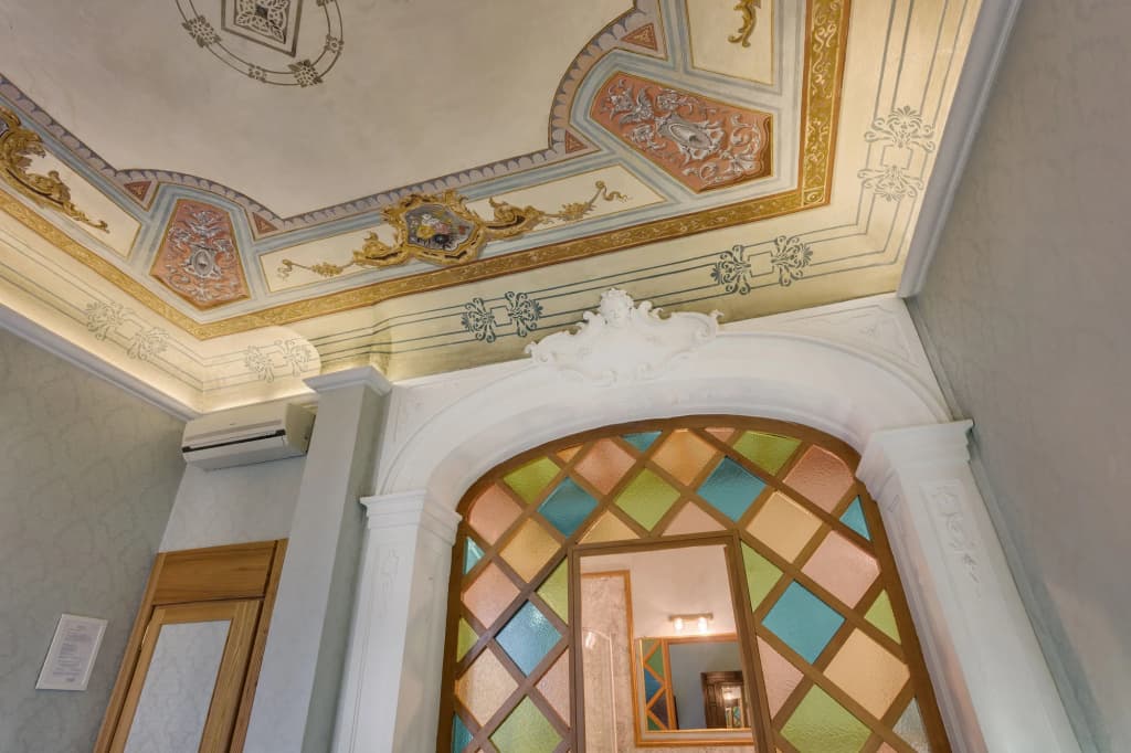 Cavour 10 - main photo