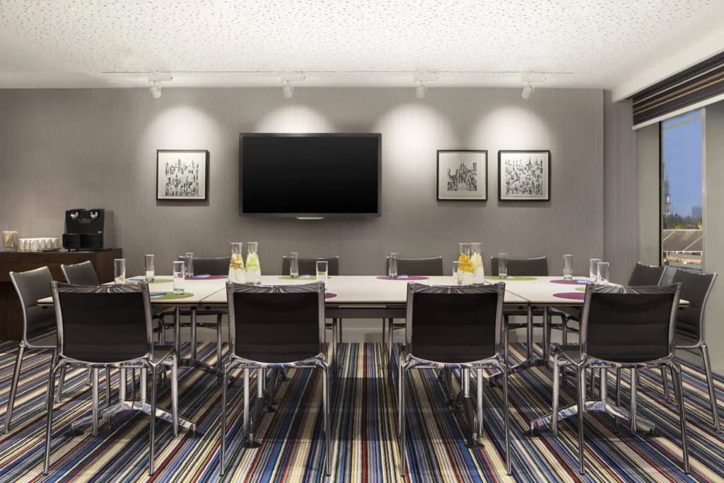 Aloft by Marriott London Excel - photo 34