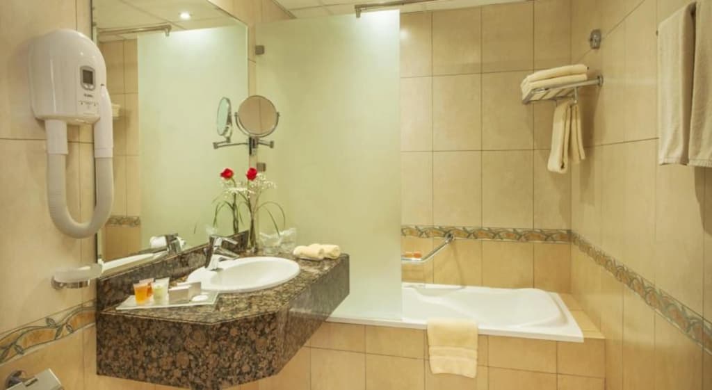 Golden Tulip Sharjah Hotel Apartments - photo 9