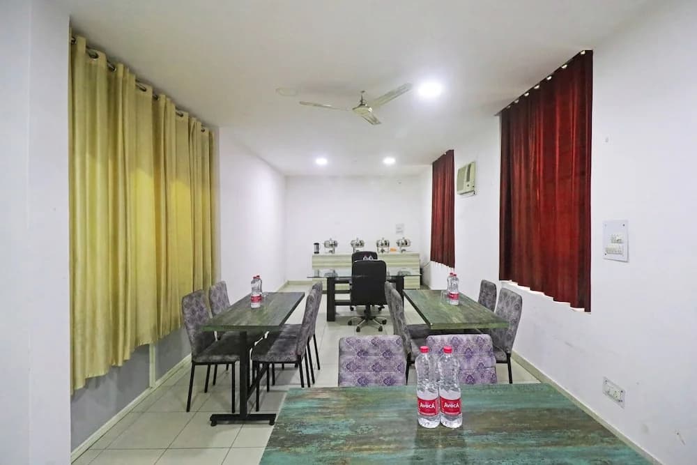SRM Hotel Ashoka Palace - photo 15