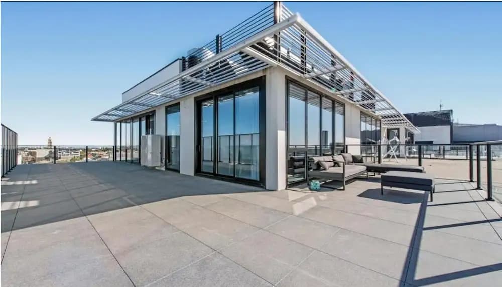 Luxury Penthouse with Bay and City Views - photo 10