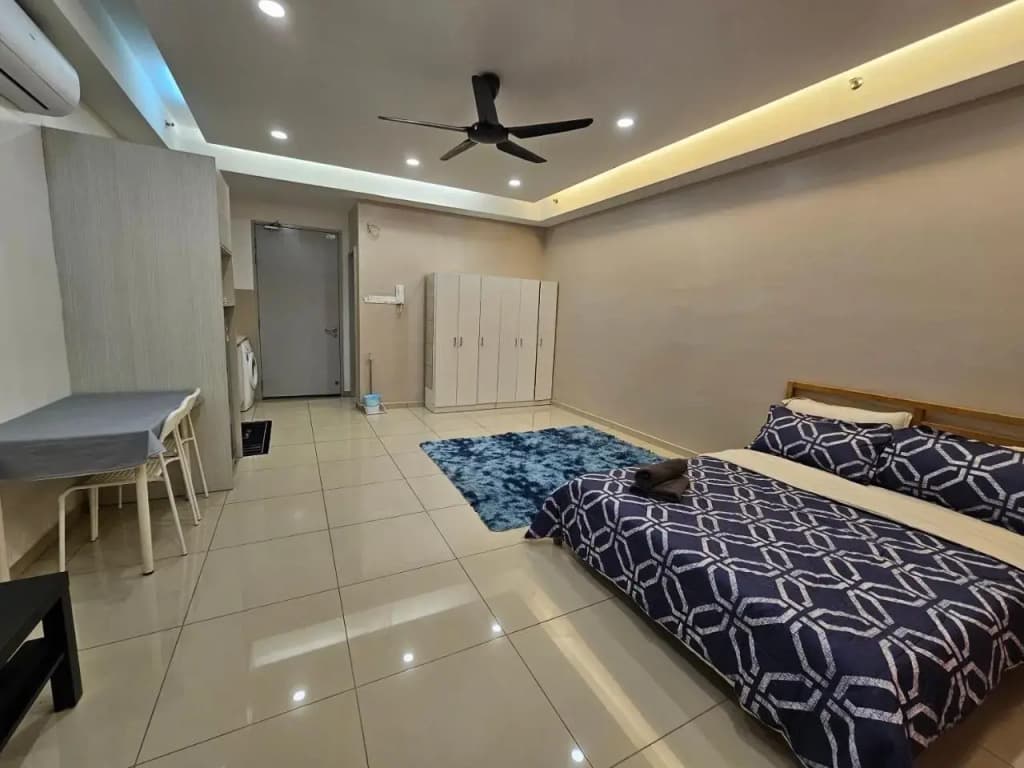 Hill 10 Residences I-City by Beestay - photo 1