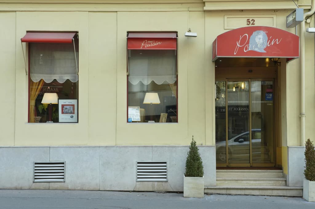 Hôtel Poussin - main photo